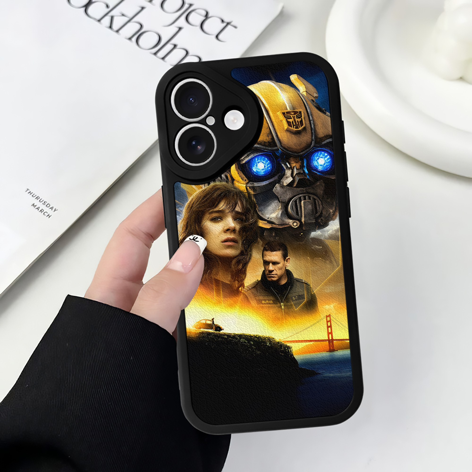 （画像用） Transformers トランスフォーマー 【iPhone 16シリーズ対応】シリコンスマホケース（レザー調） 材質：シリコン